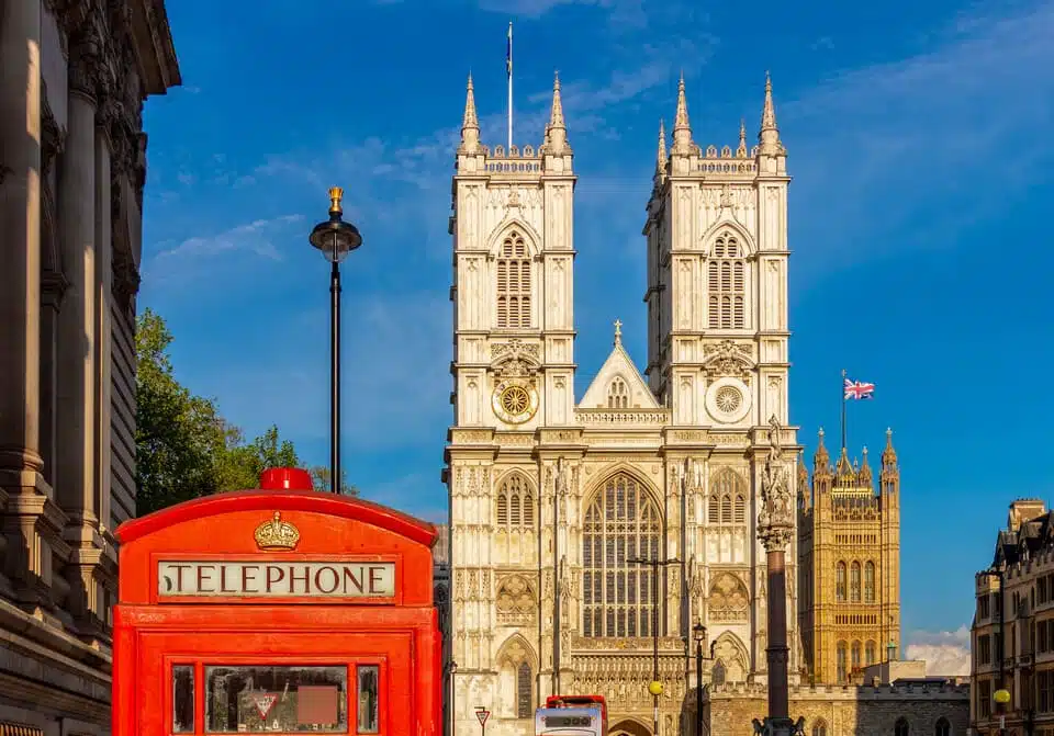 Vstupenka do londýnskeho Dungeonu a pešia prehliadka Westminsteru